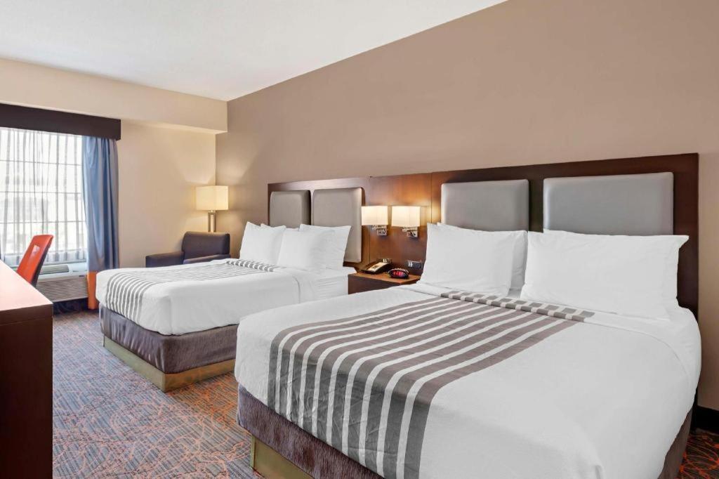 Best Western Plus Executive Inn Toronto Exterior foto